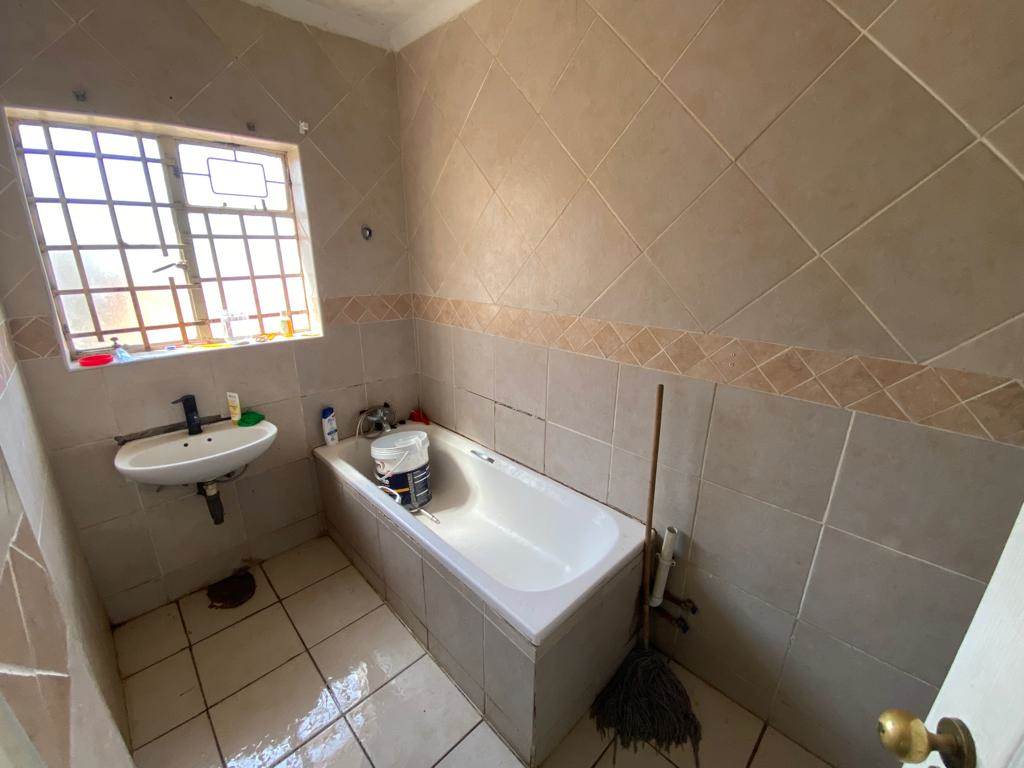 4 Bed House in Algoa Park photo number 19