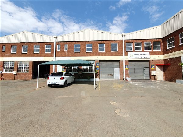 305  m² Industrial space