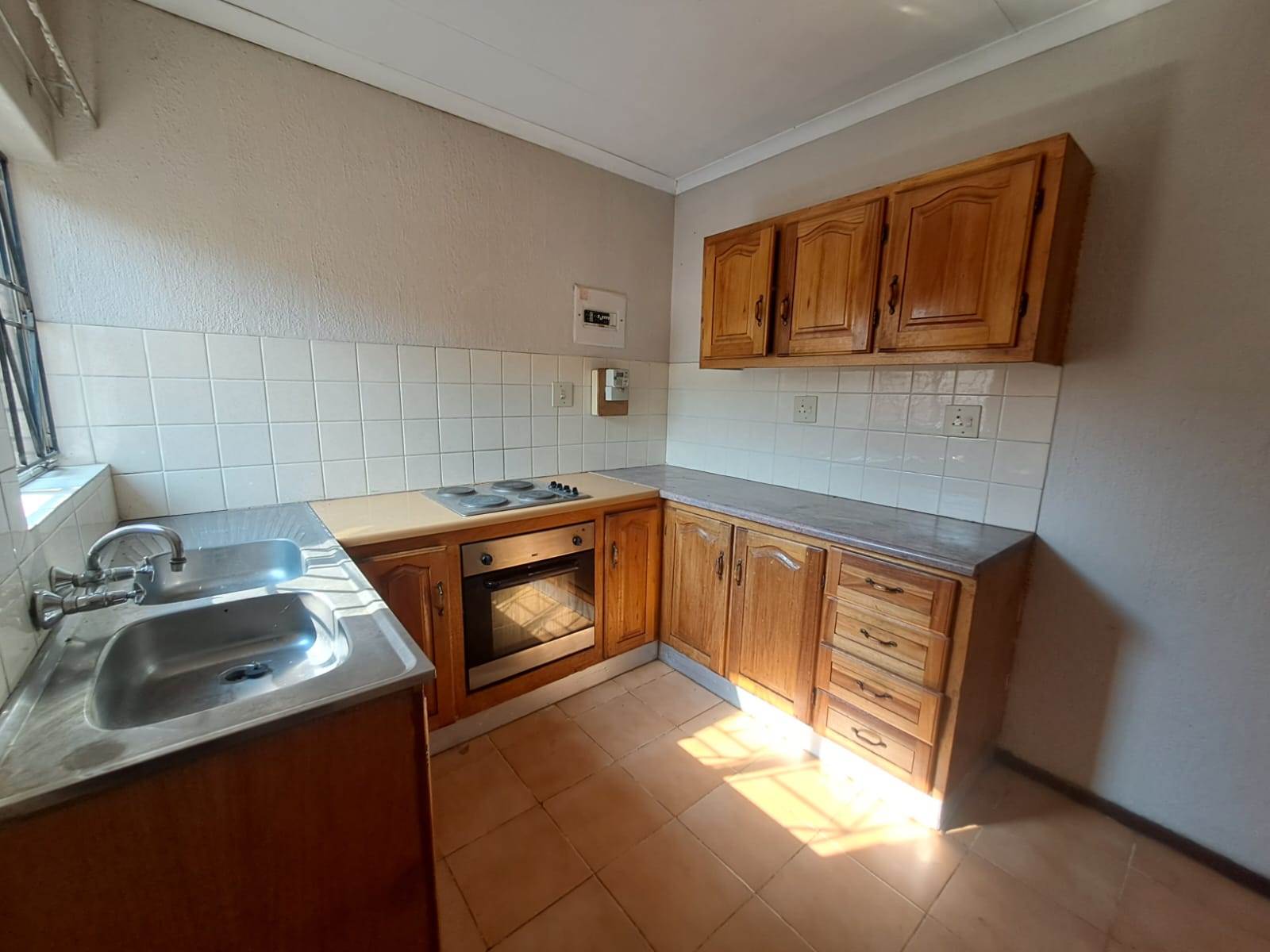 2 Bed Townhouse in Penina Park photo number 4