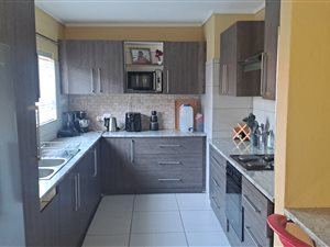 3 Bed Apartment in Three Rivers East