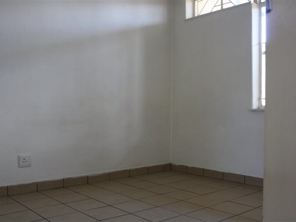1 Bedroom Flat 1 Bedroom Flat