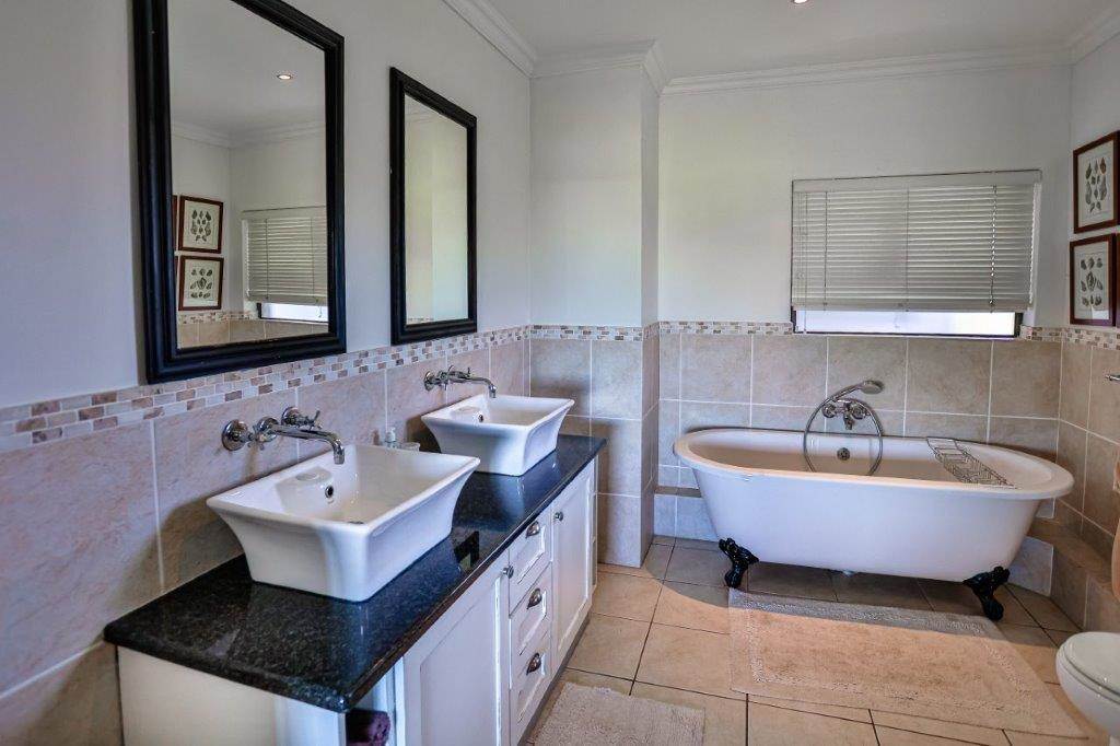 4 Bed House in Zimbali Estate photo number 30