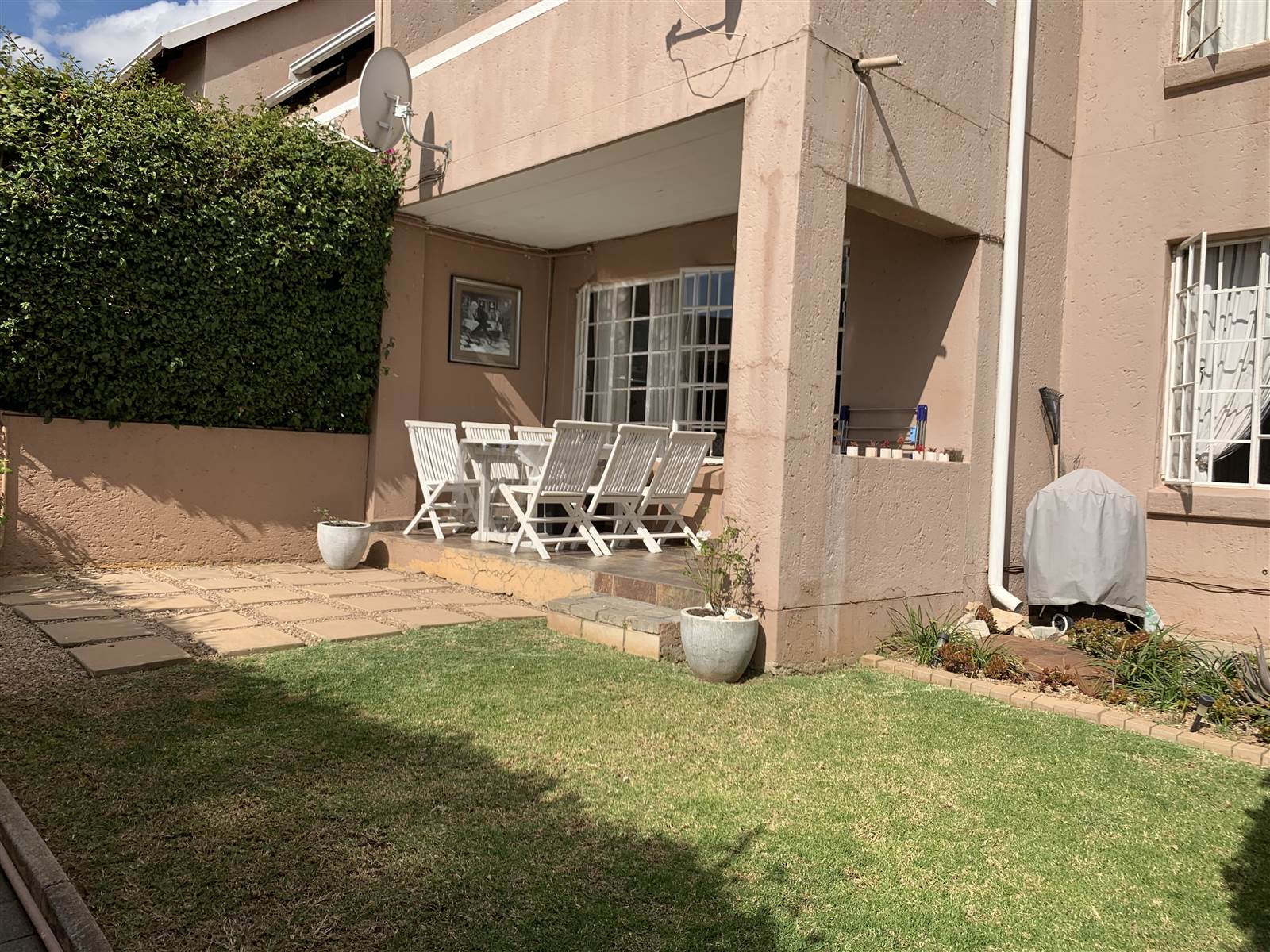 2 Bed Apartment in Radiokop photo number 1