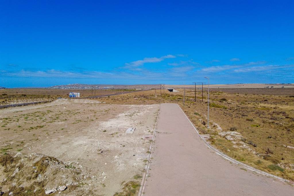 2100 m² Land available in Saldanha photo number 1