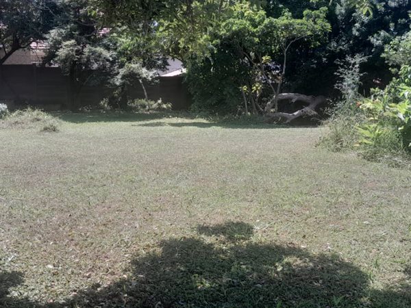 1290 m² Land available in Athlone Park