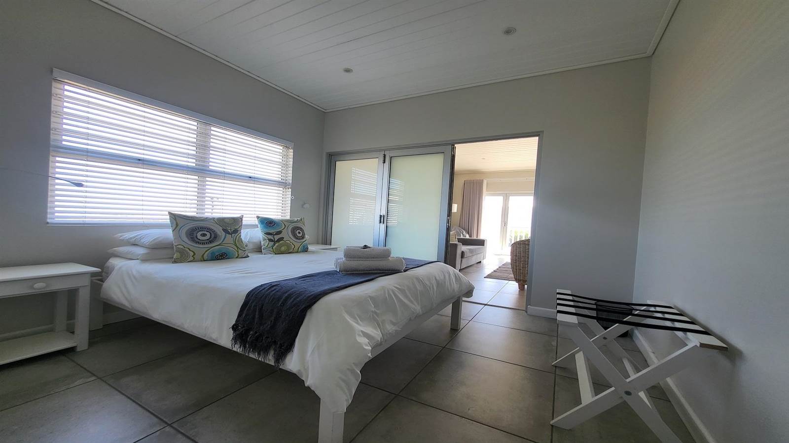 2 Bed Apartment in Elands Bay photo number 15