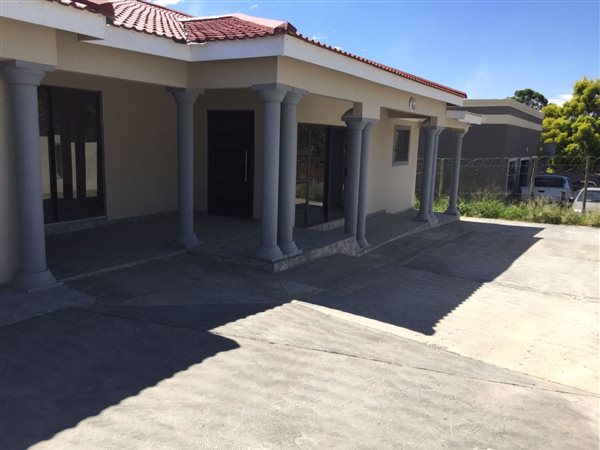 5 Bed House in Mthata