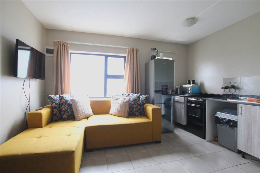 2 Bed Apartment in Belhar photo number 3