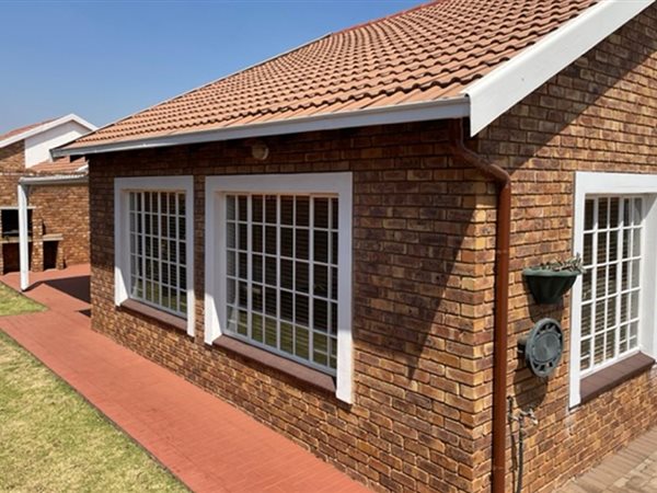 2 Bedroom Townhouse 2 Bedroom Townhouse