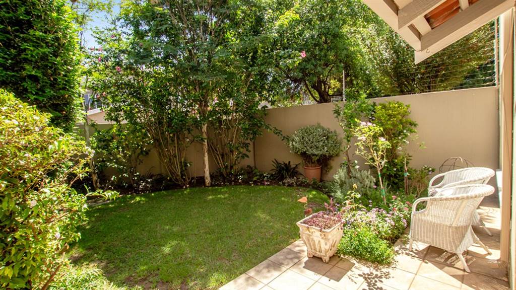 3 Bed Townhouse in Malanshof photo number 17