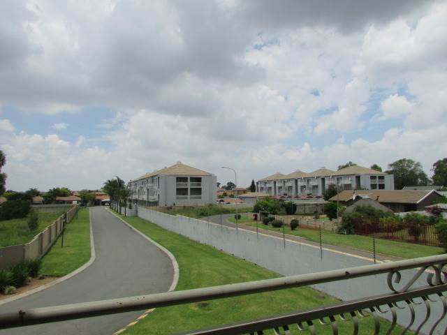 1 Bed Apartment in Brakpan North photo number 18
