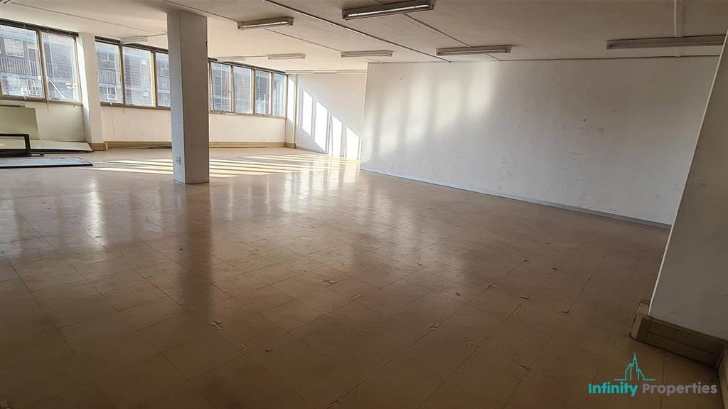 185  m² Office Space in Rietfontein photo number 2
