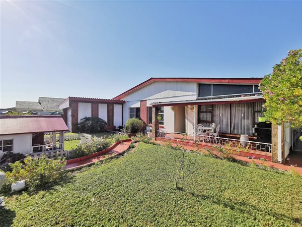4 Bedroom House 4 Bedroom House