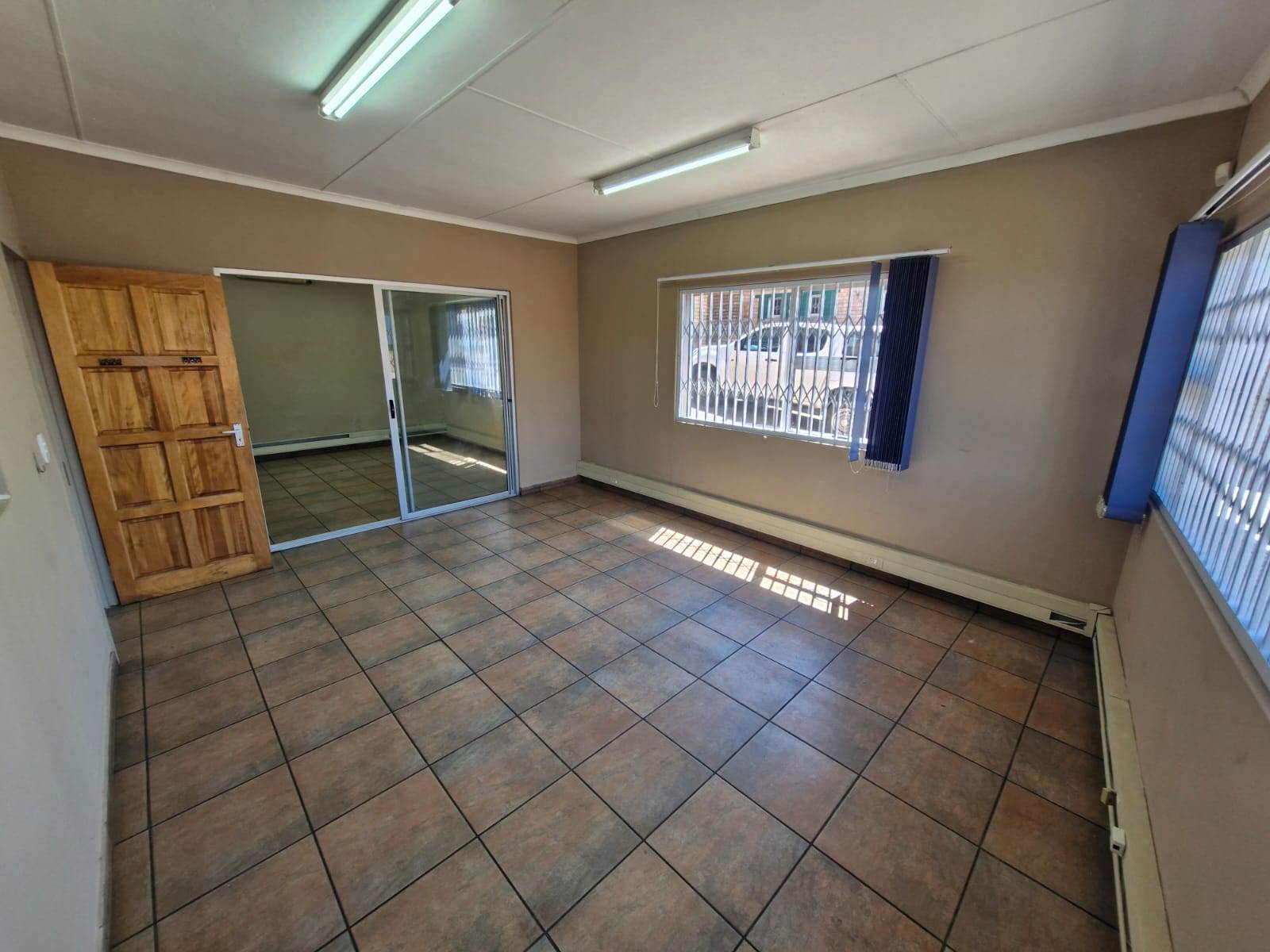 1089  m² Industrial space in Klipfontein photo number 6