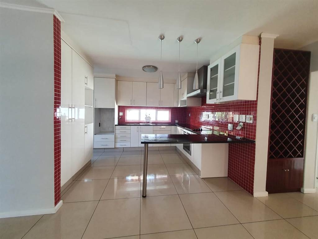 3 Bed House in Durbanville Central photo number 8