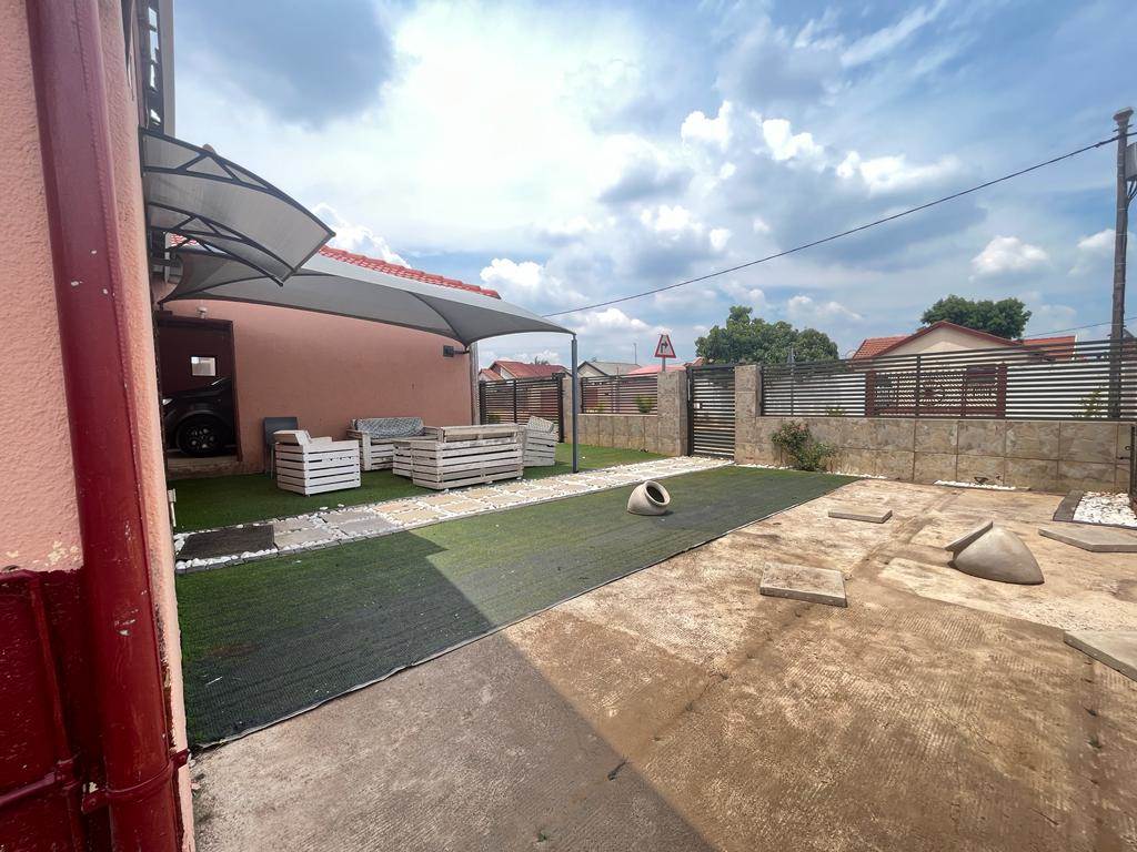 5 Bed House in Soshanguve photo number 6