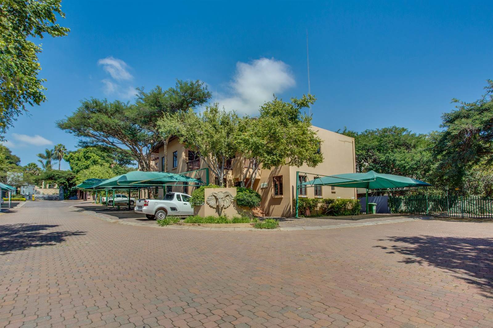 340  m² Commercial space in Lonehill photo number 22