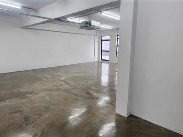 75  m² Commercial space