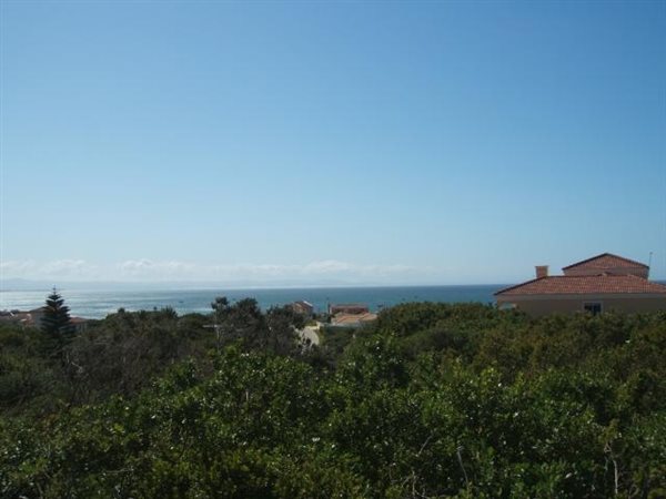 646 m² Land available in St Francis Bay