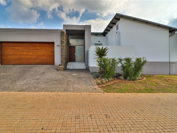 3 Bed House in Eye of Africa