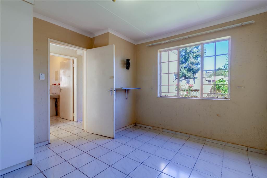 2 Bed Simplex for sale in Strubens Valley T4201410 Private Property