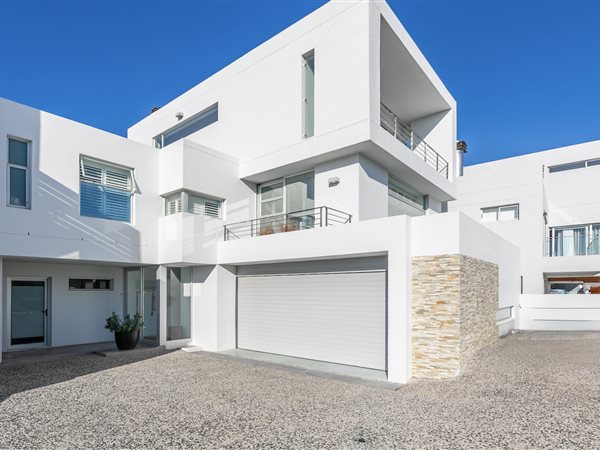 4 Bedroom House 4 Bedroom House