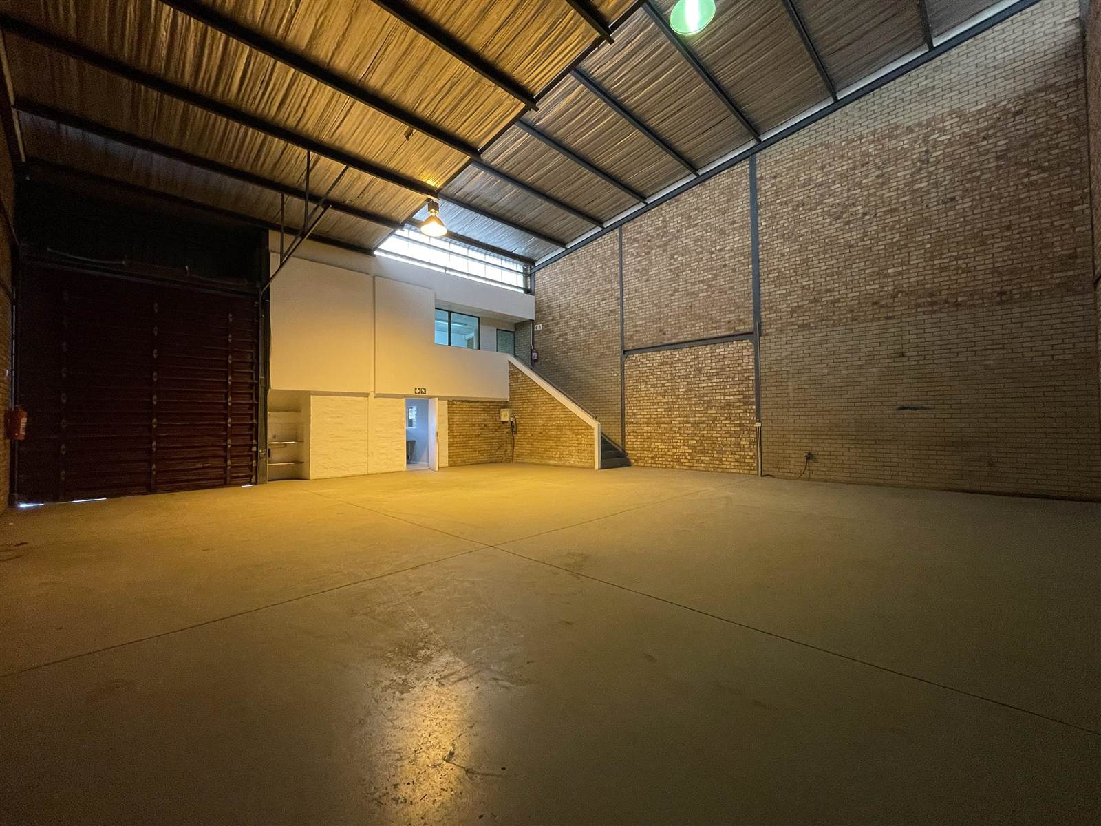 240  m² Industrial space in Driehoek photo number 3