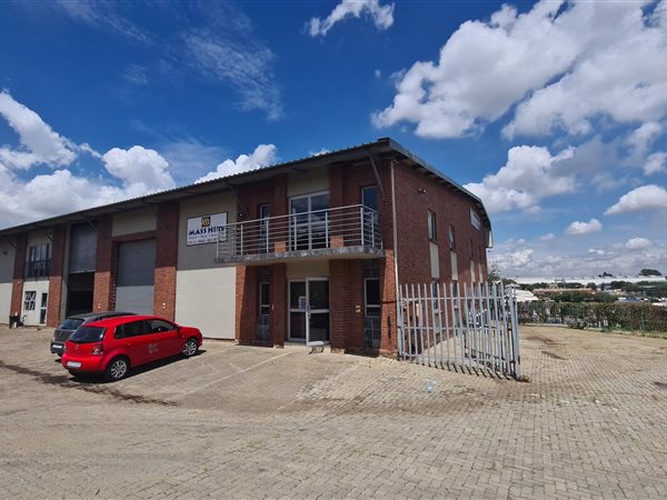 615  m² Industrial space