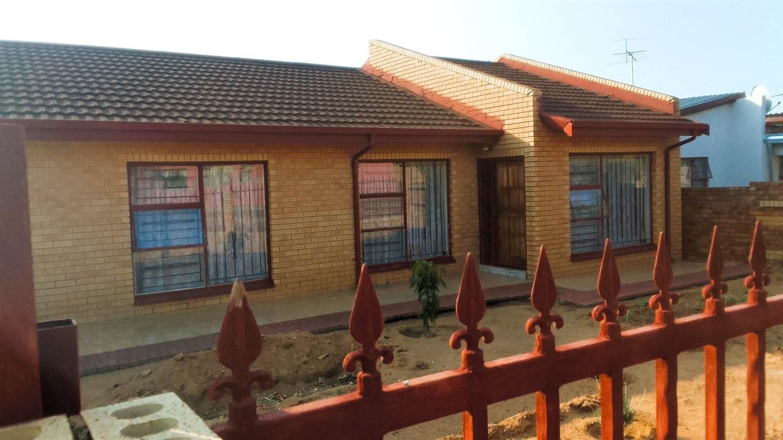 2 Bed House in Siyabuswa photo number 2