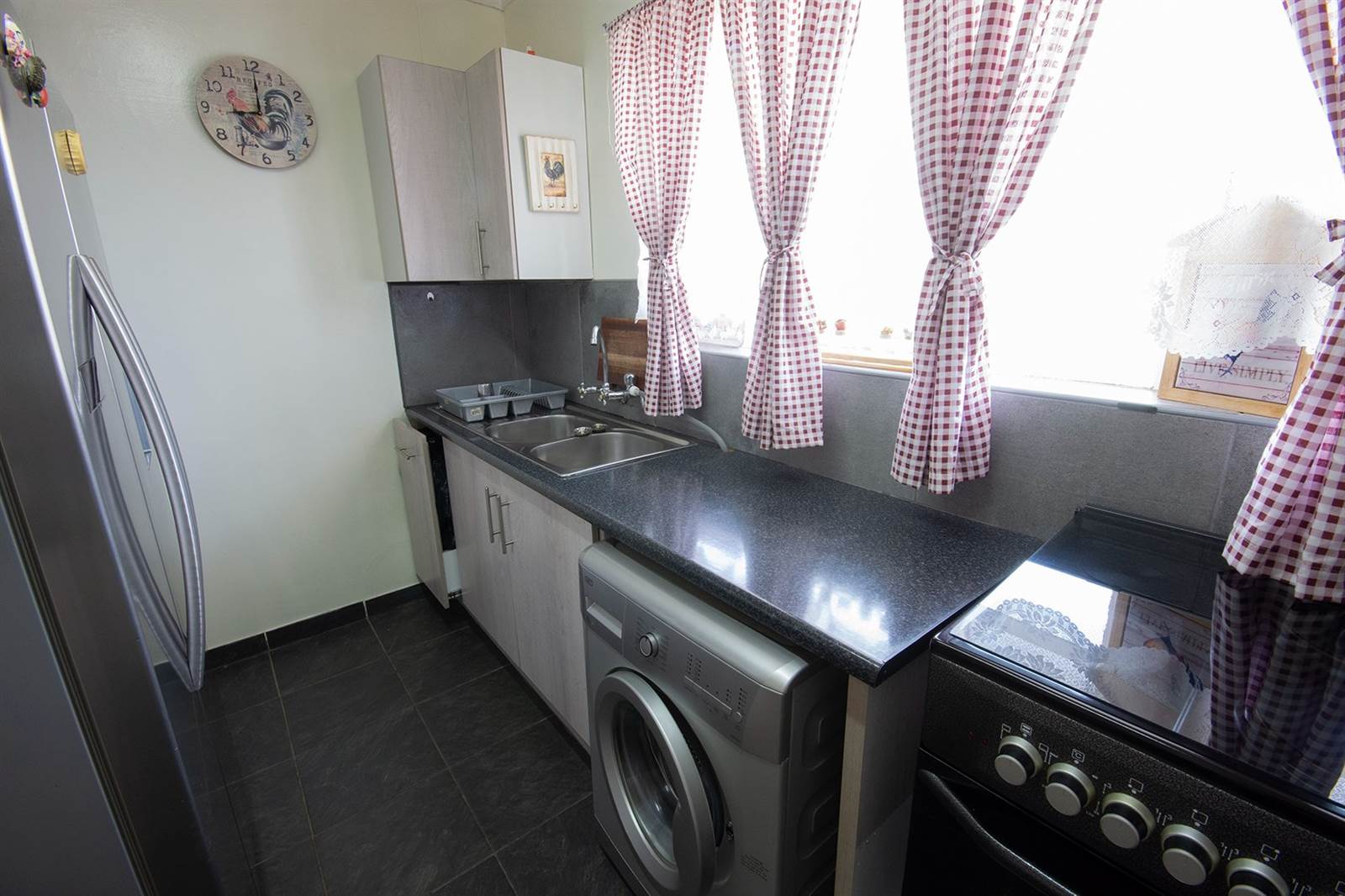 2 Bed Apartment in Ferryvale photo number 8