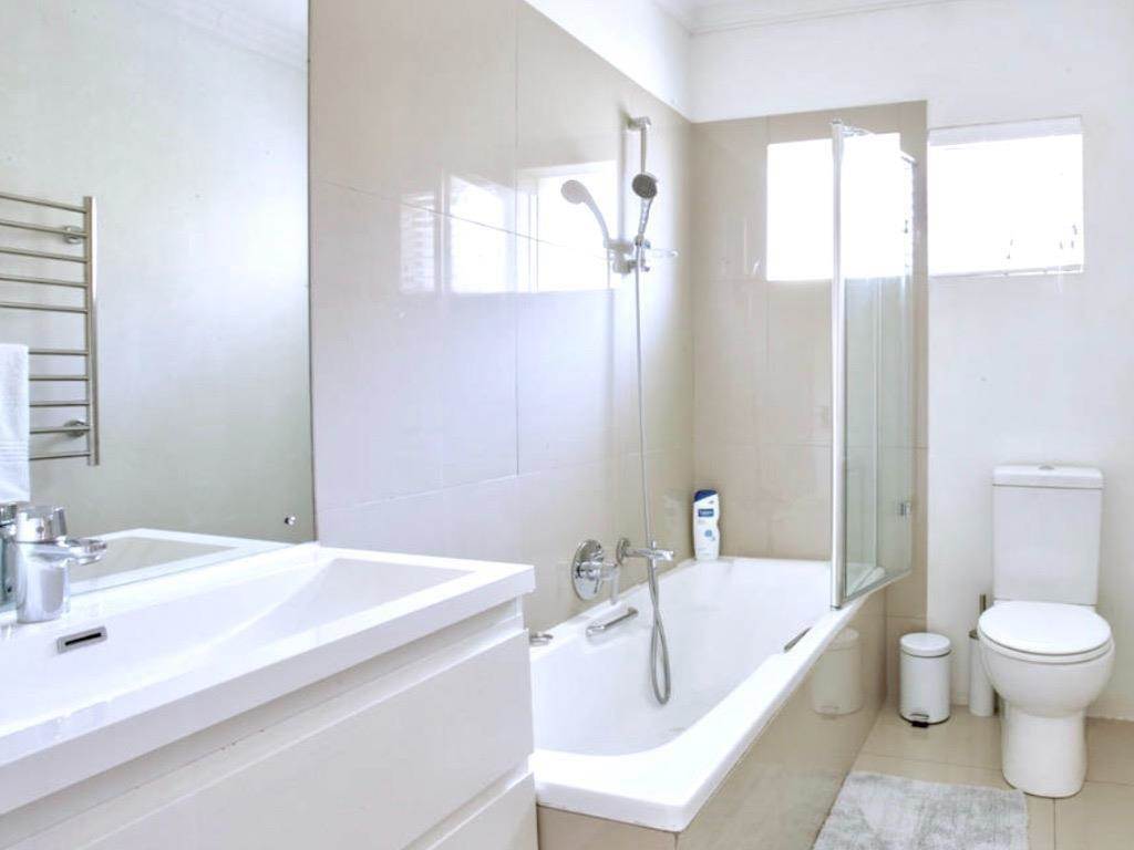 3 Bed Apartment in Vredehoek photo number 17
