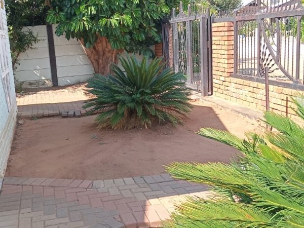 4 Bedroom House 4 Bedroom House