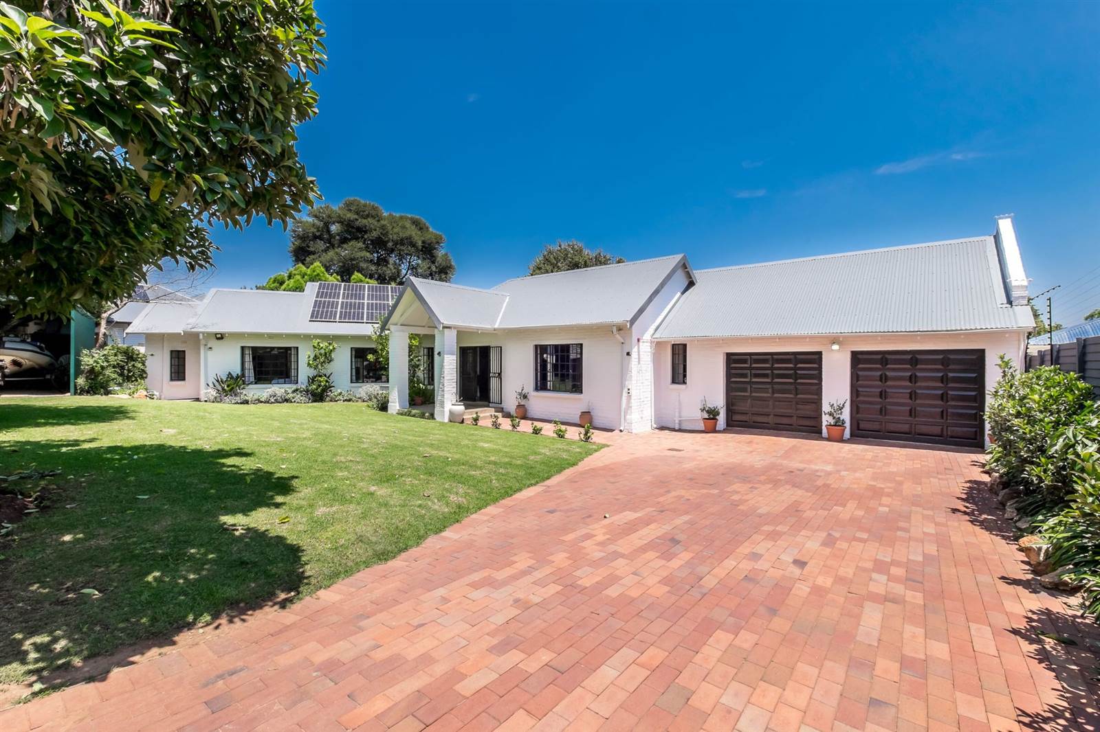 4 Bed House in Craighall Park photo number 1