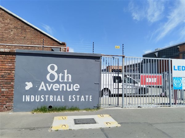 1 420  m² Industrial space