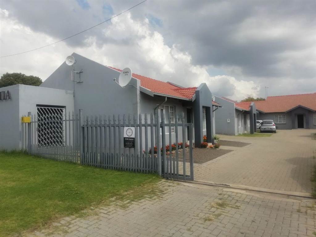 14 Bed Townhouse in Trichardt photo number 9