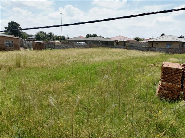 881 m² Land available in Jameson Park