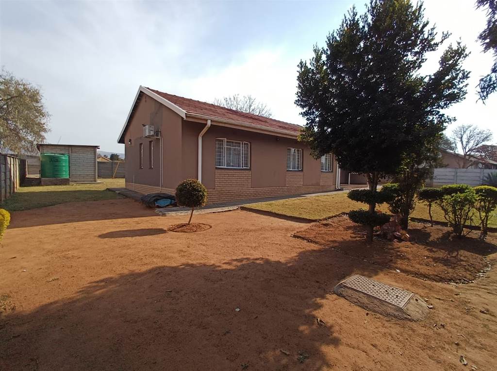 3 Bed House in Rustenburg North photo number 22