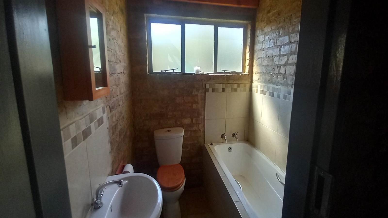 1 Bed Apartment in Bronkhorstspruit photo number 12