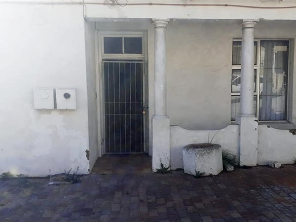 2 Bed House in Port Elizabeth Central