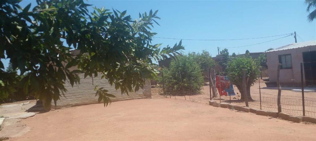 350 m² Land available in Lethlabile photo number 2