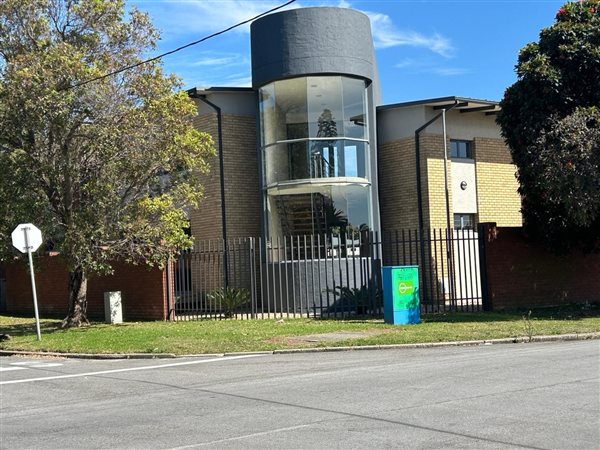 250  m² Commercial space in Newton Park