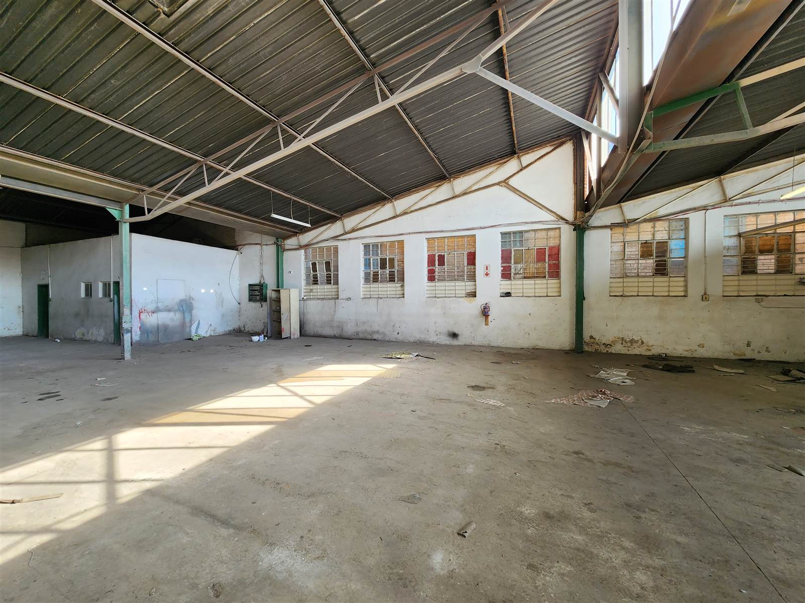 450  m² Industrial space in Driehoek photo number 2