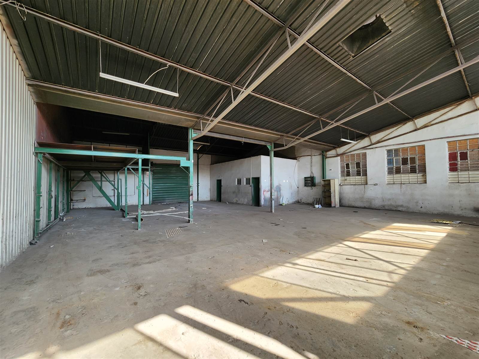 450  m² Industrial space in Driehoek photo number 3