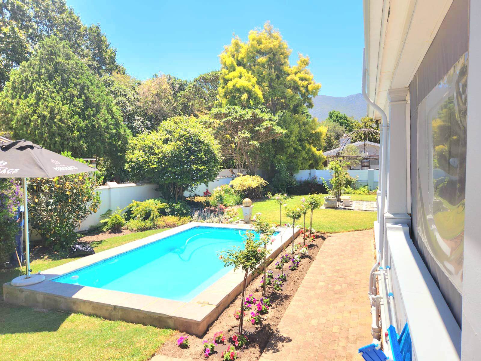 4 Bed House in Swellendam photo number 8