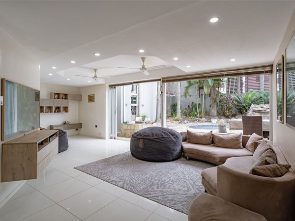 3 Bedroom Townhouse 3 Bedroom Townhouse