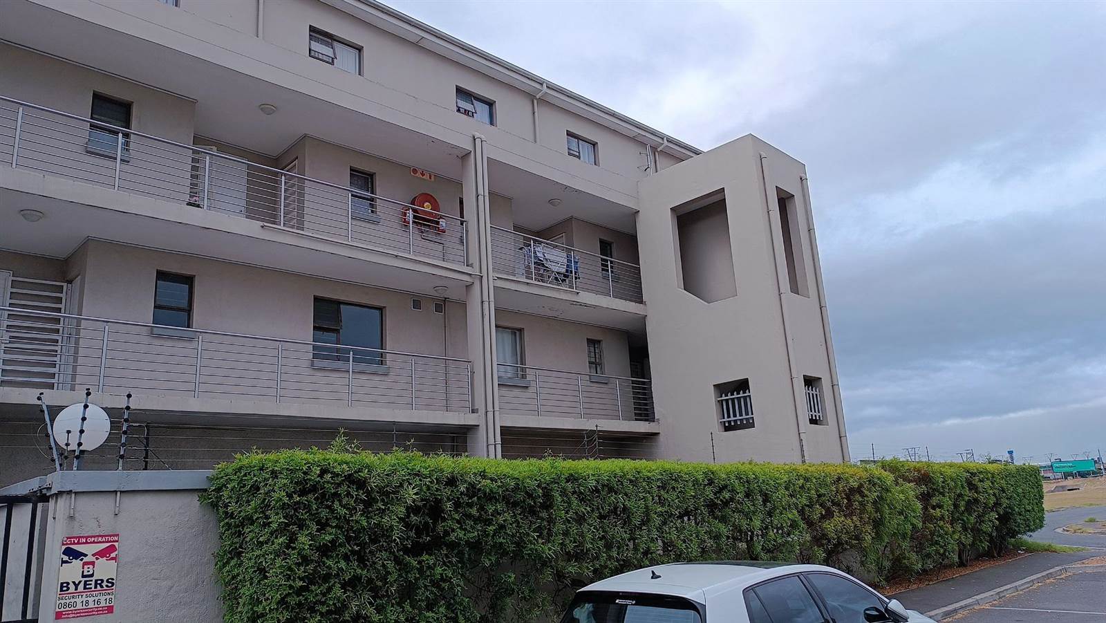 2 Bed Townhouse in Parow photo number 14