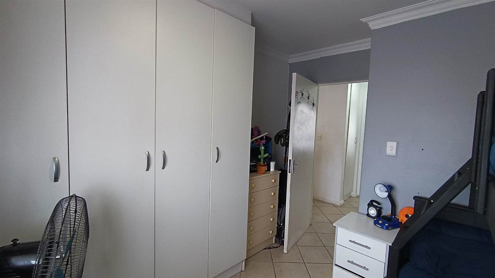 2 Bed Townhouse in Parow photo number 11