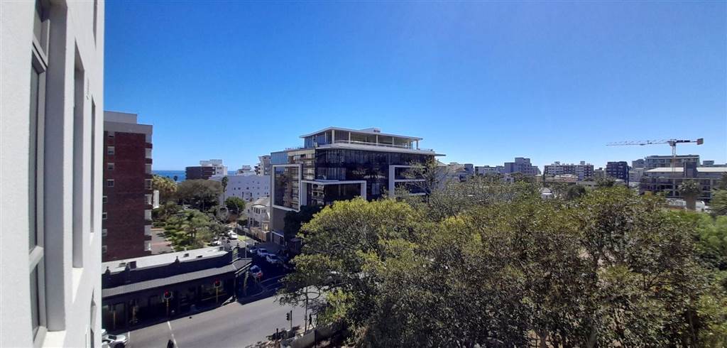 1 Bed Apartment in Sea Point photo number 14