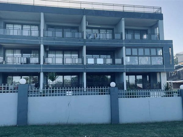 3 Bed Apartment in Blythedale Beach