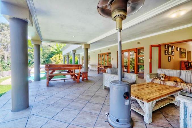 5 Bed House in Kloof photo number 3